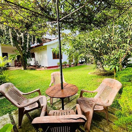 Sanithu Homestay And Villa Galle Exterior foto