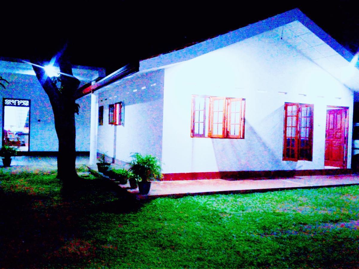 Sanithu Homestay And Villa Galle Exterior foto